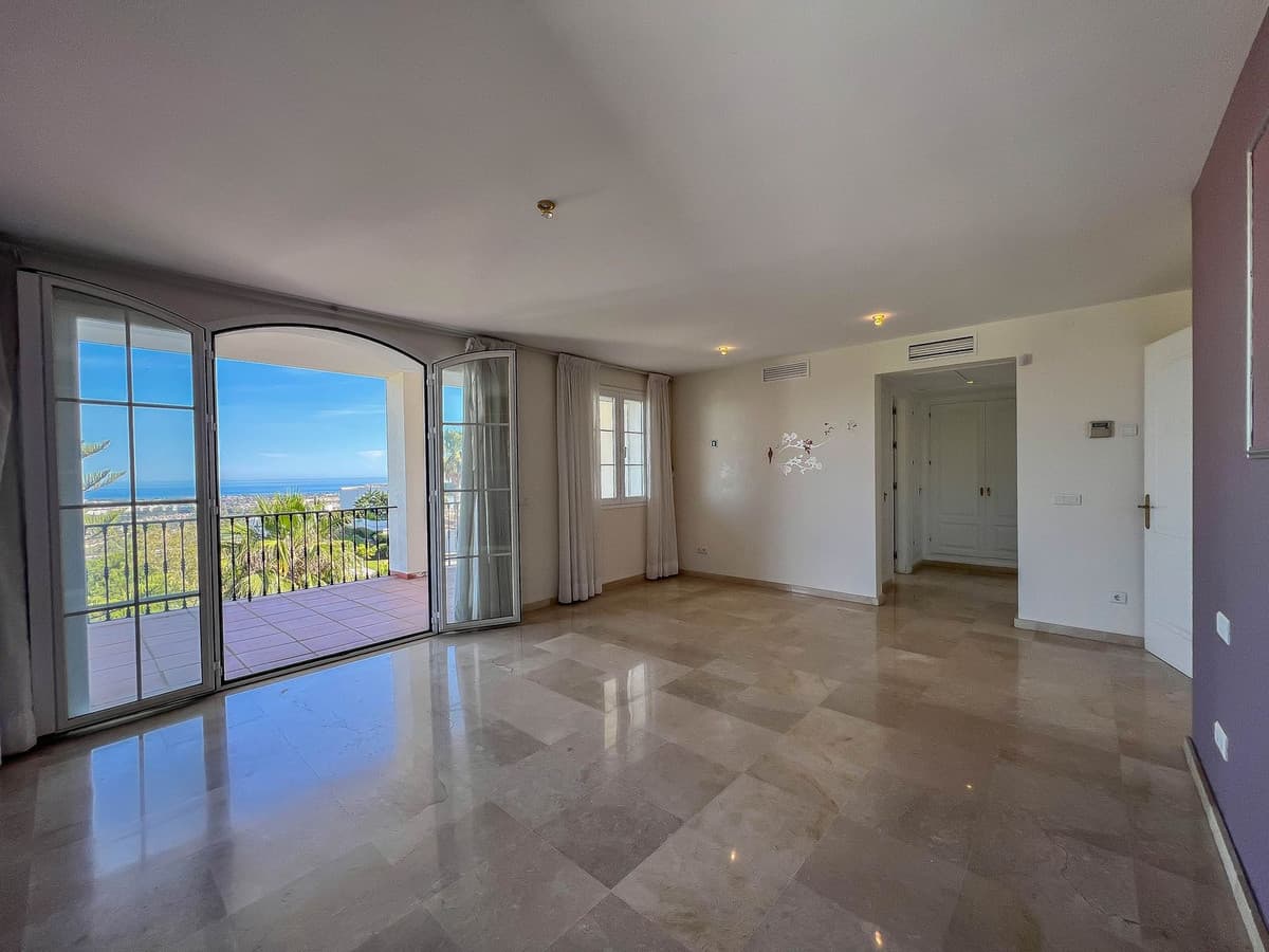 Detached Villa in La Quinta — photo 5 of 10