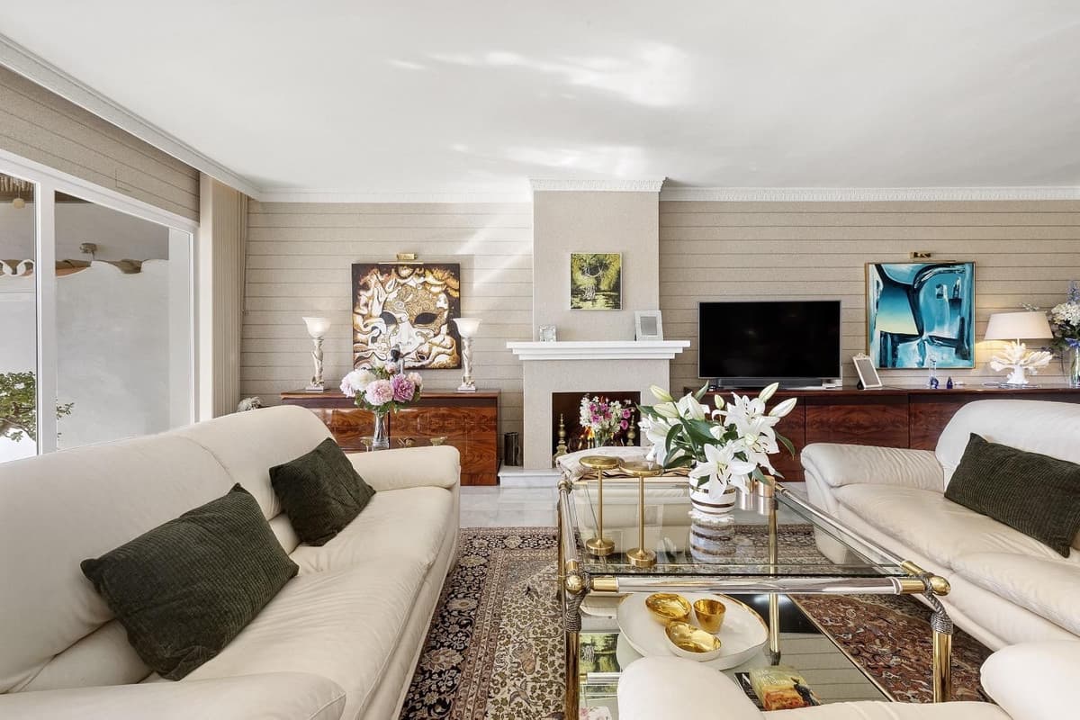Middle Floor Apartment in New Golden Mile — photo 7 of 10