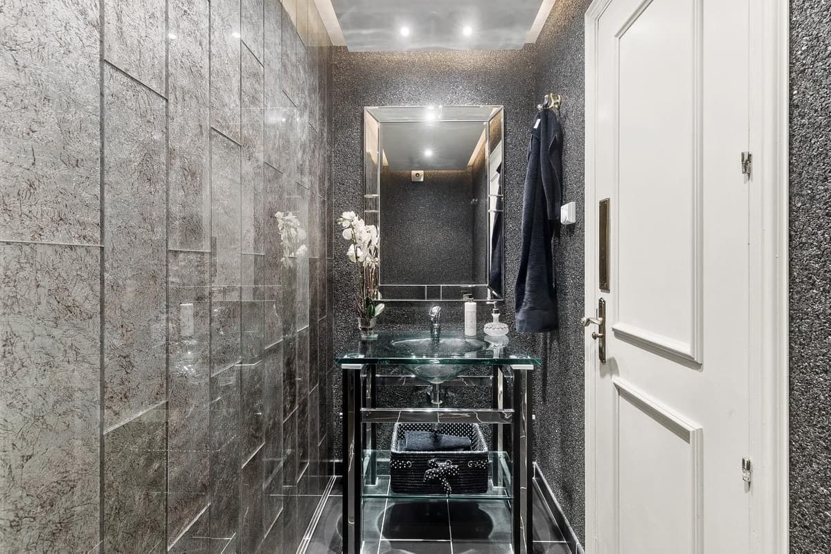 Middle Floor Apartment in New Golden Mile — photo 9 of 10