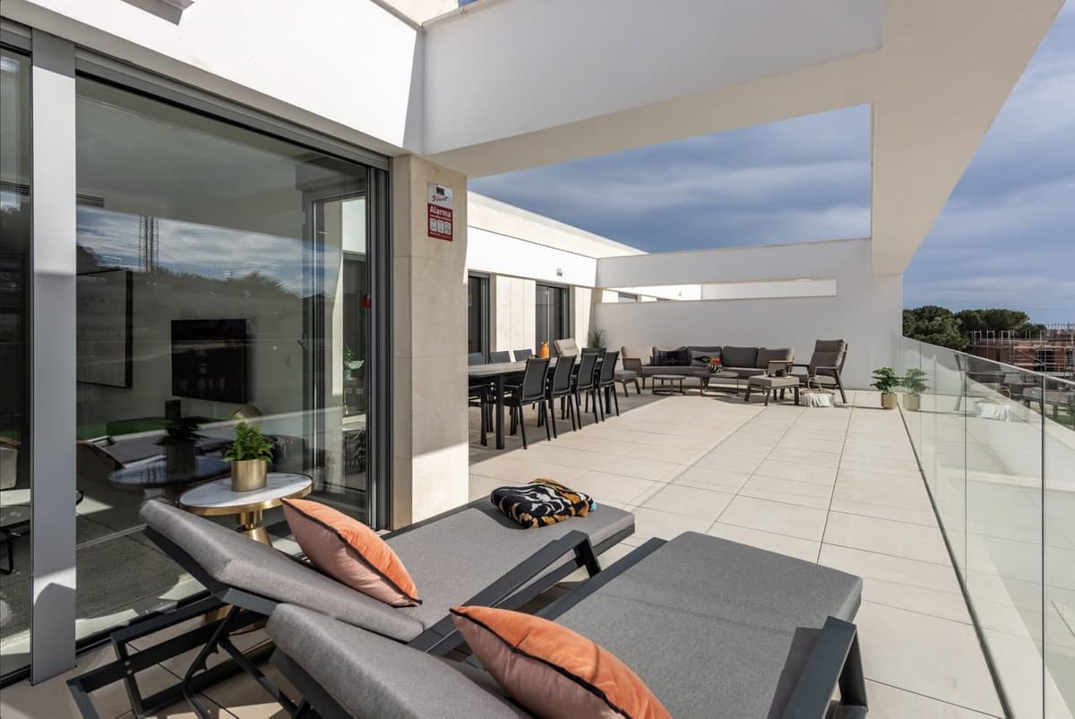 Penthouse in Elviria — photo 1 of 10