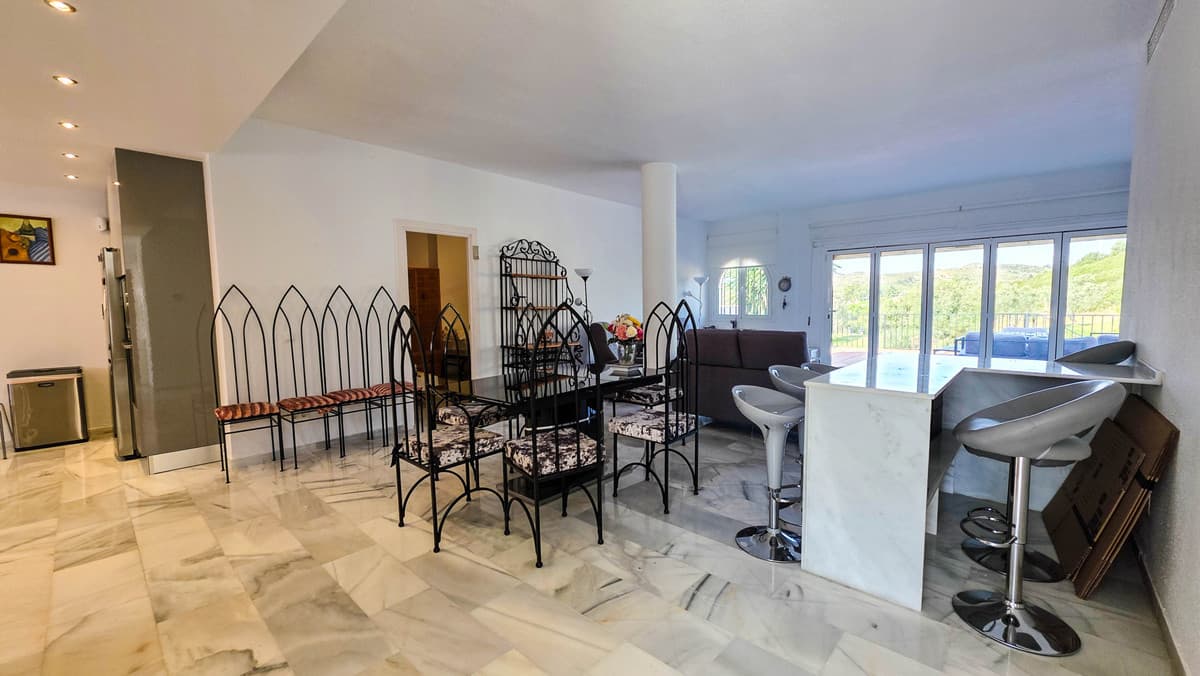 Semi-Detached House in La Duquesa — photo 6 of 10