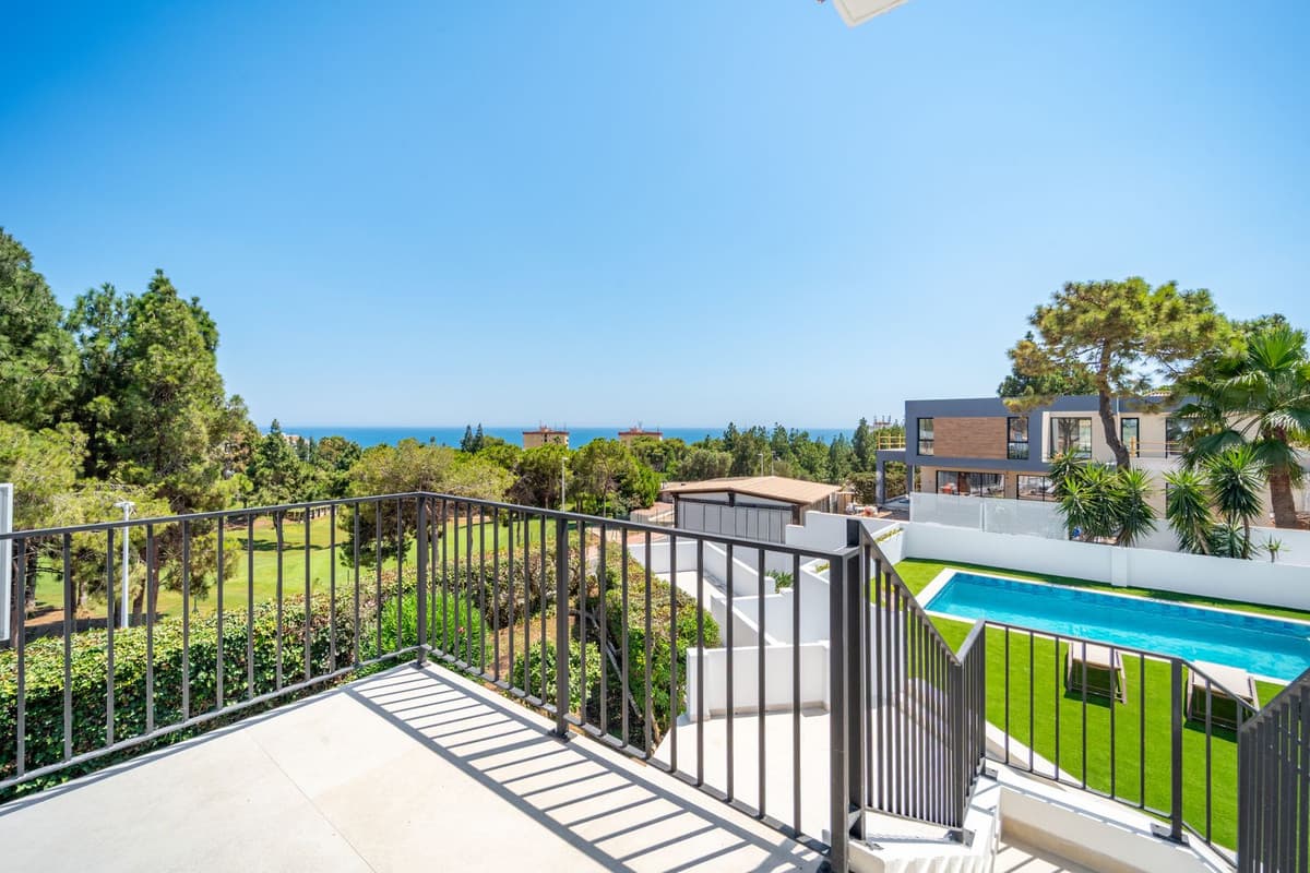 Detached Villa in La Cala de Mijas — photo 1 of 10