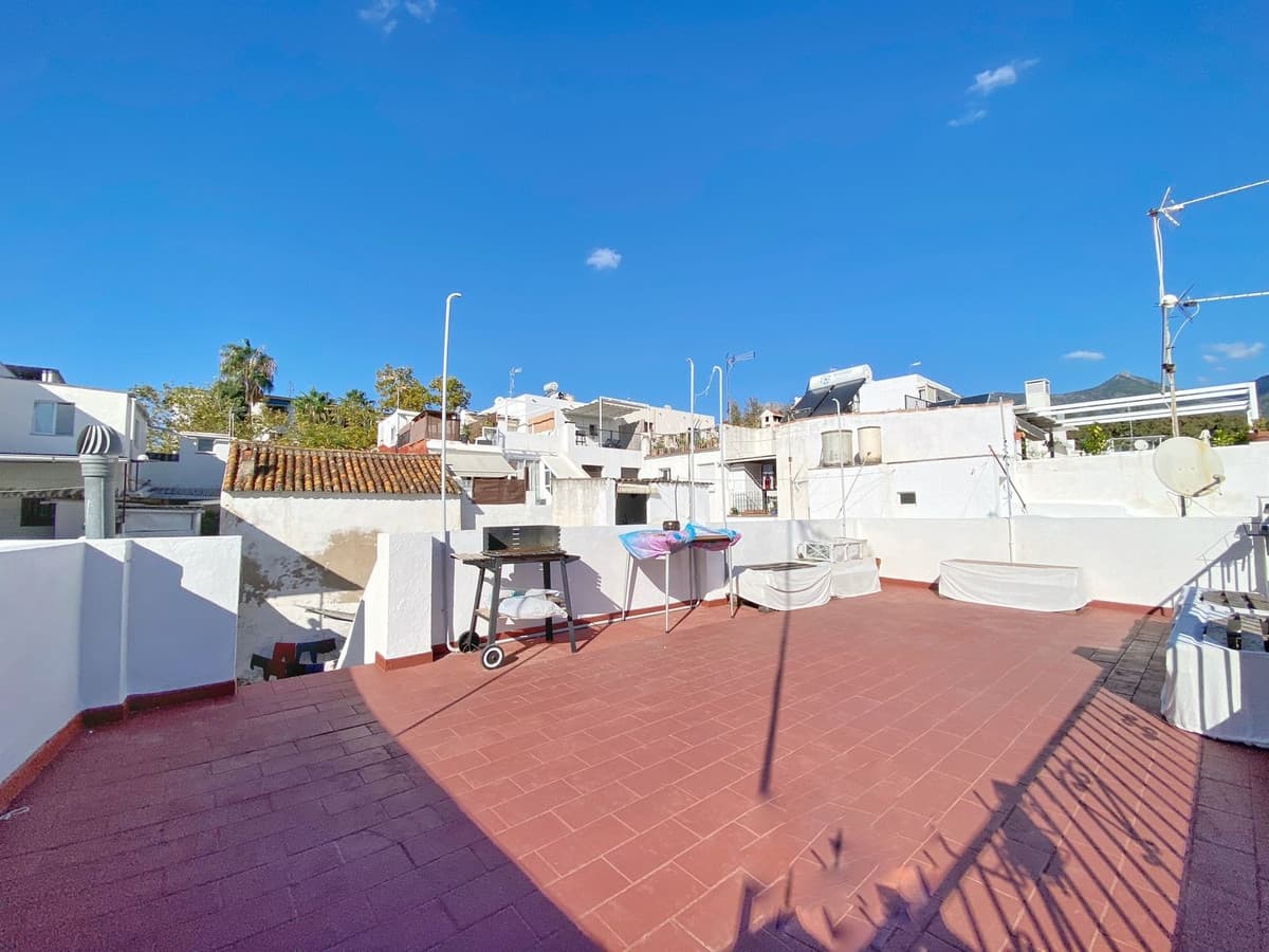 Townhouse in Marbella — photo 1 of 10