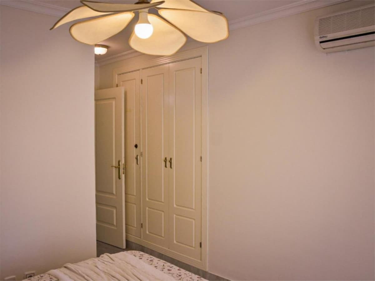 Middle Floor Apartment in Marbella — photo 6 of 10