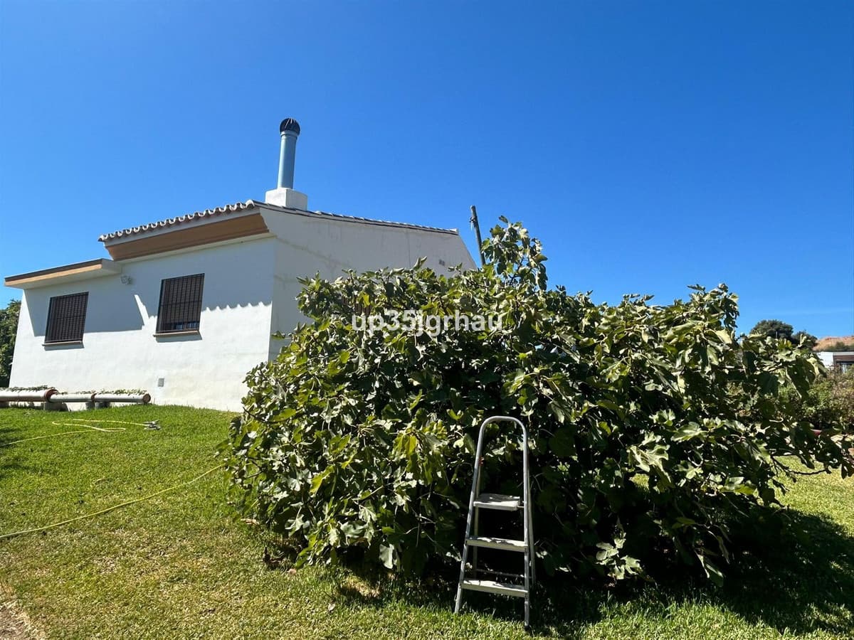 Cortijo in Estepona — photo 1 of 8