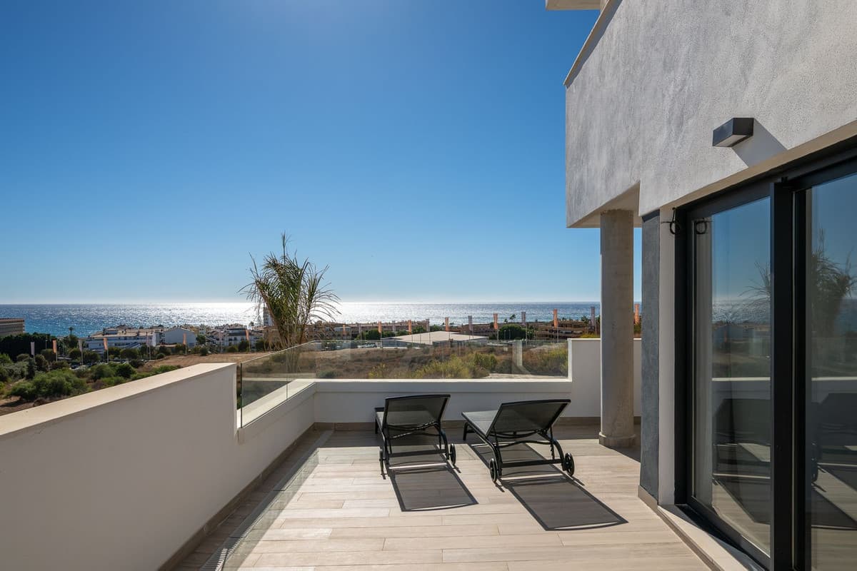 Middle Floor Apartment in La Cala de Mijas — photo 2 of 10