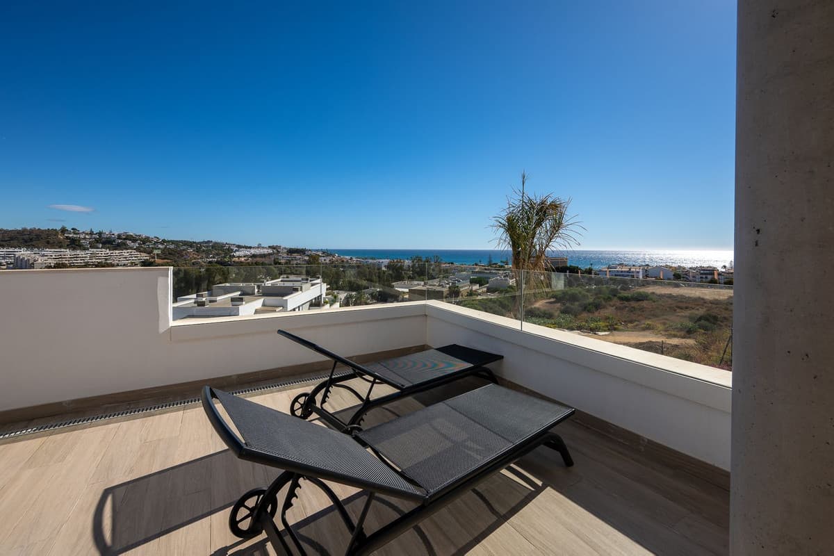 Middle Floor Apartment in La Cala de Mijas — photo 4 of 10