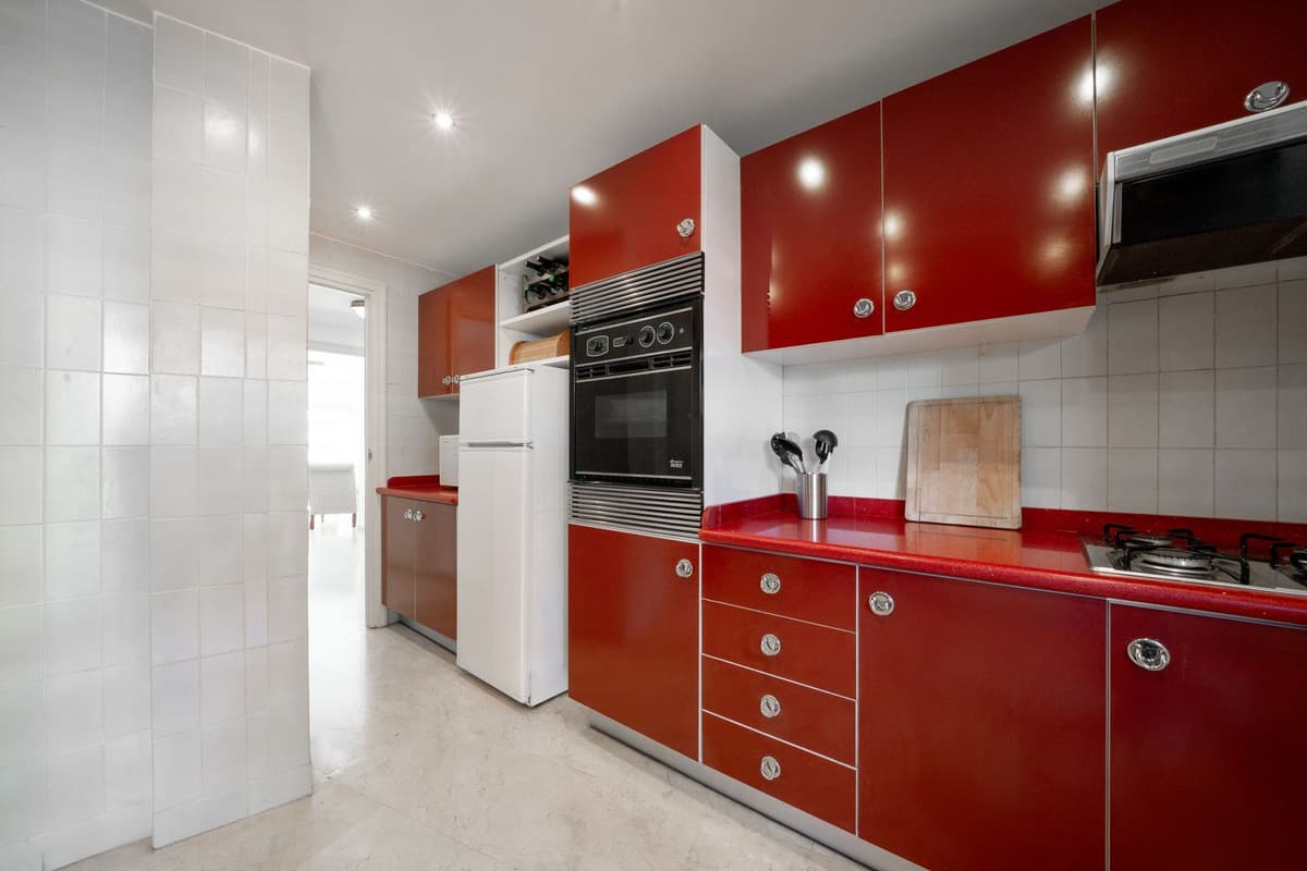 Middle Floor Apartment in Marbella — photo 4 of 10