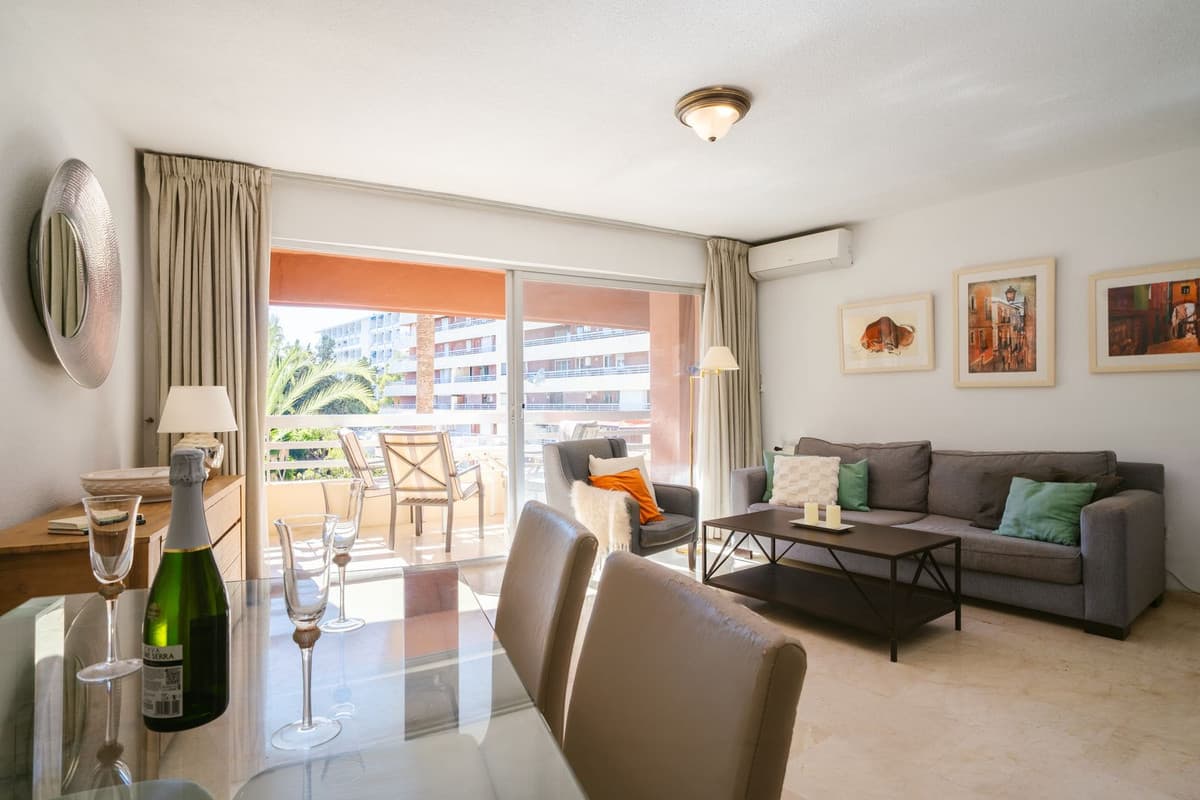 Middle Floor Apartment in Marbella — photo 5 of 10