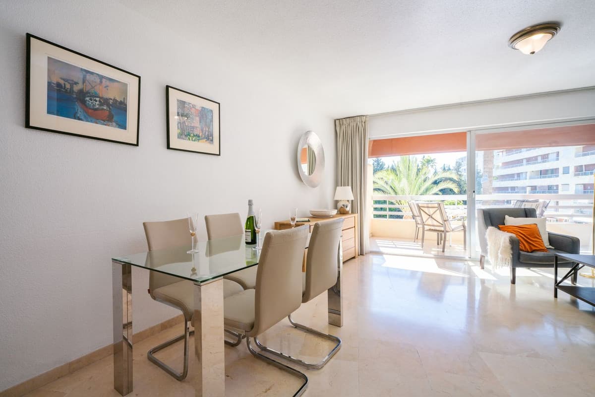 Middle Floor Apartment in Marbella — photo 6 of 10