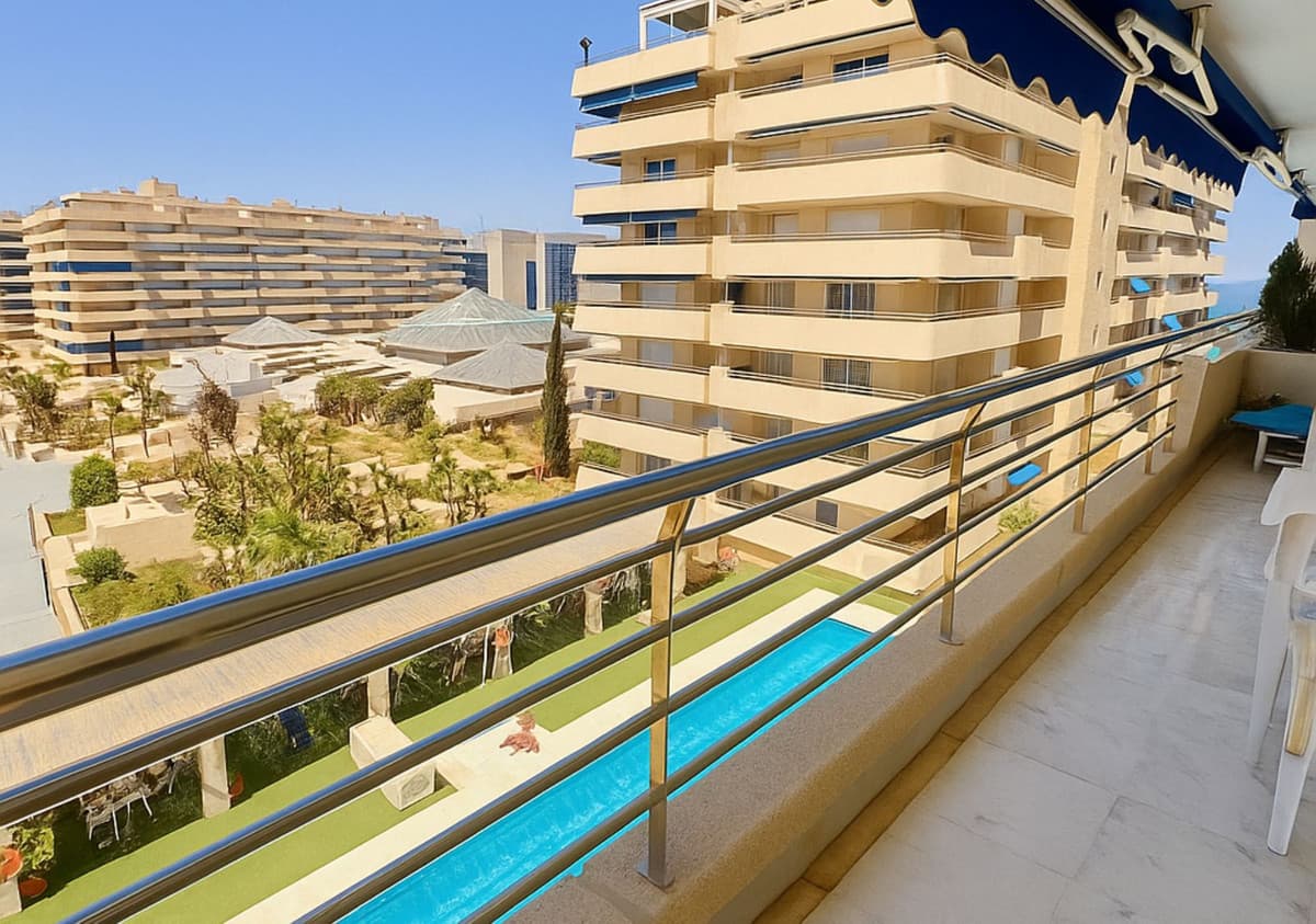 Middle Floor Apartment in Puerto Banús — photo 2 of 10