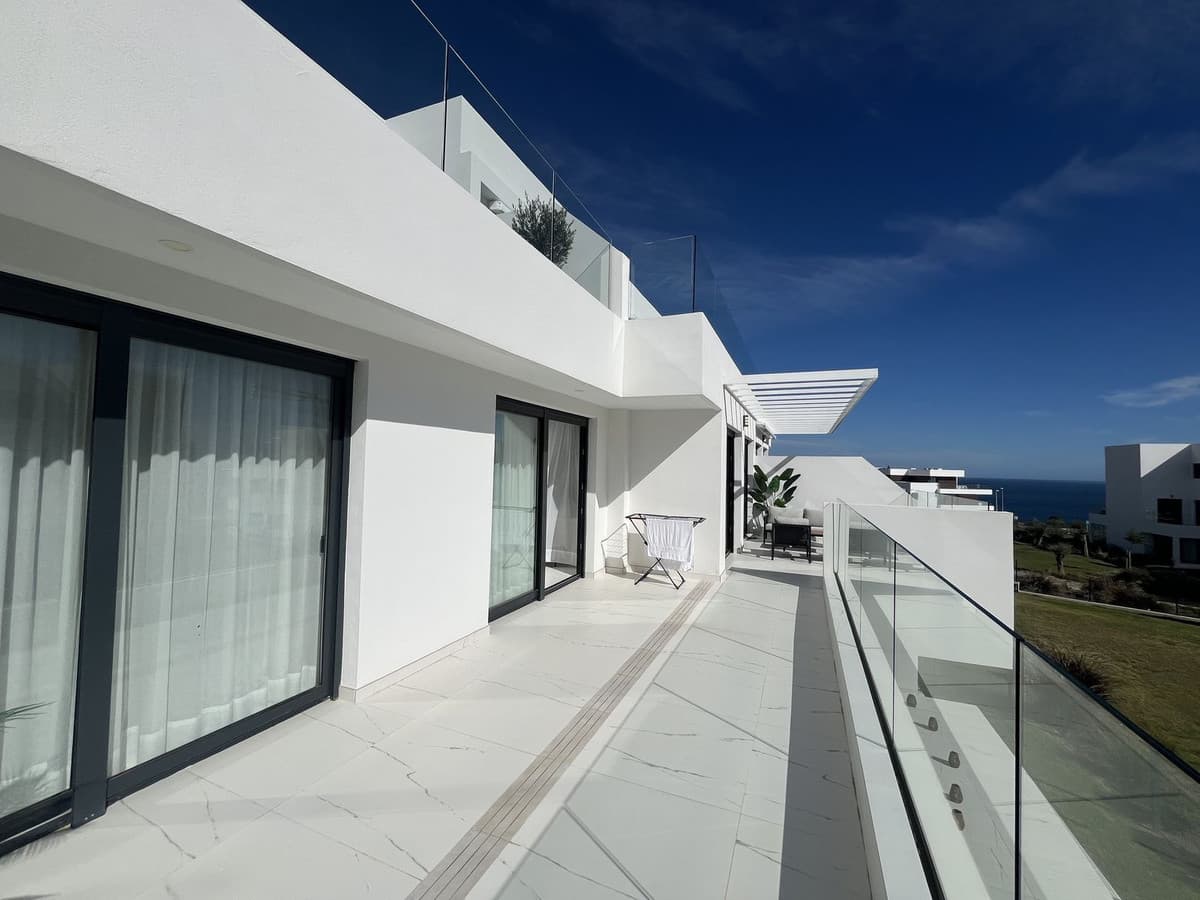 Middle Floor Apartment in Casares — photo 2 of 10