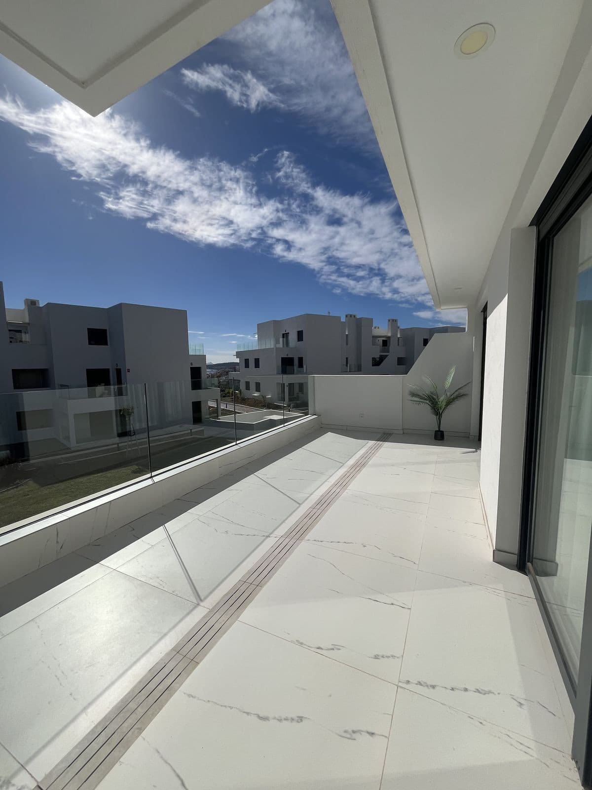 Middle Floor Apartment in Casares — photo 3 of 10