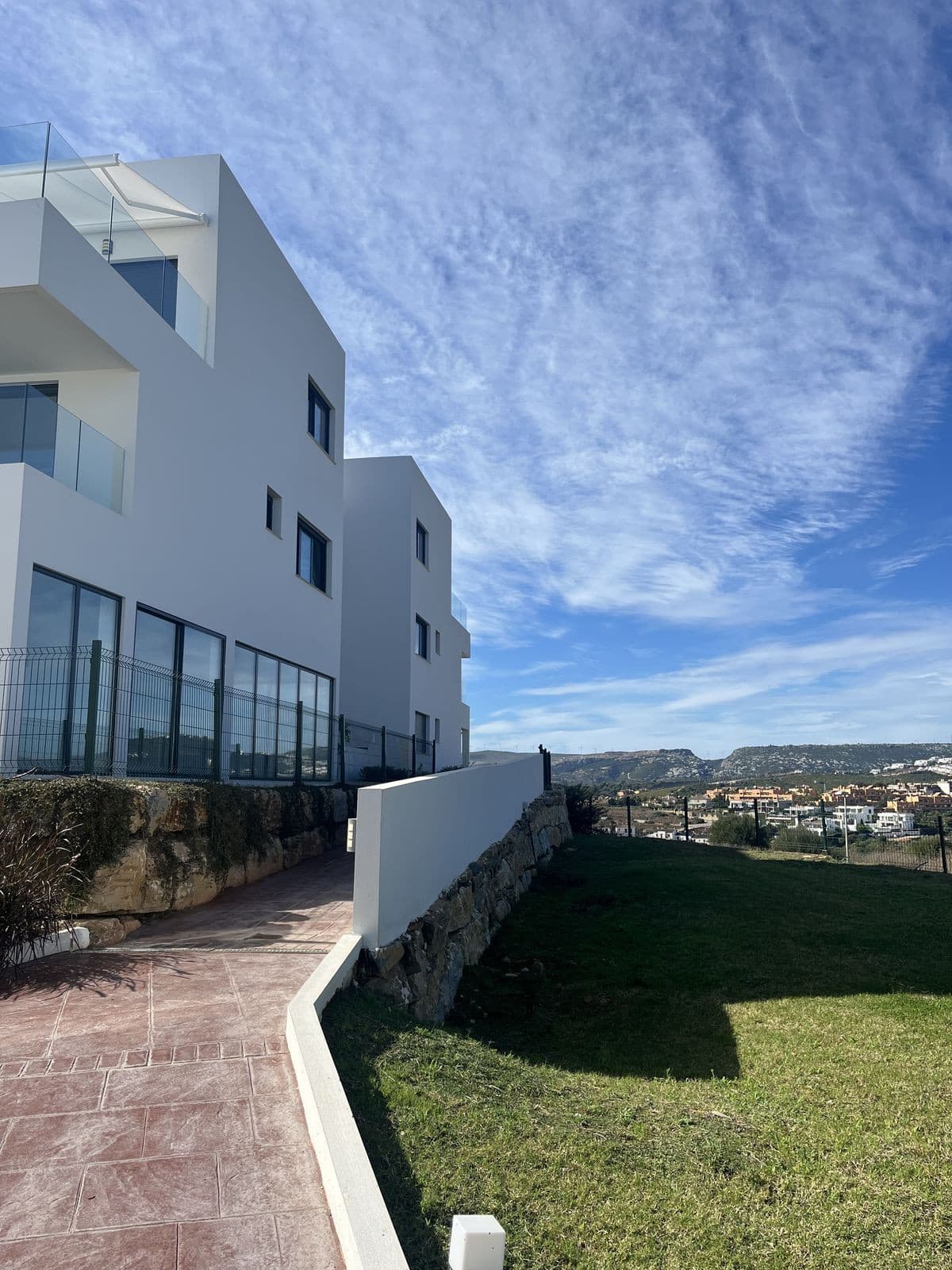 Middle Floor Apartment in Casares — photo 9 of 10