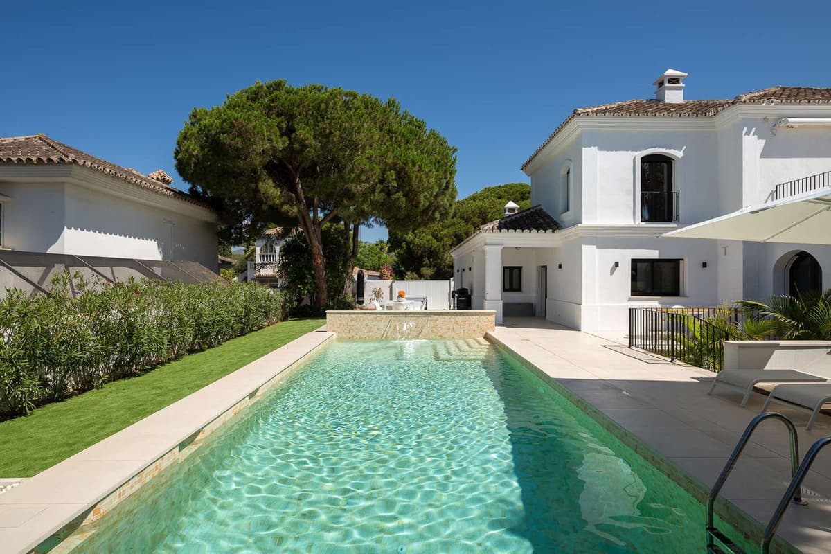 Detached Villa in Marbesa — photo 1 of 10