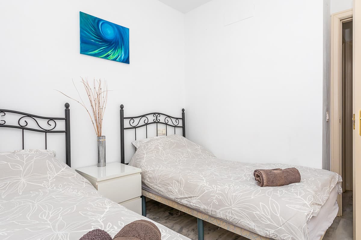 Middle Floor Apartment in Calahonda — photo 10 of 10