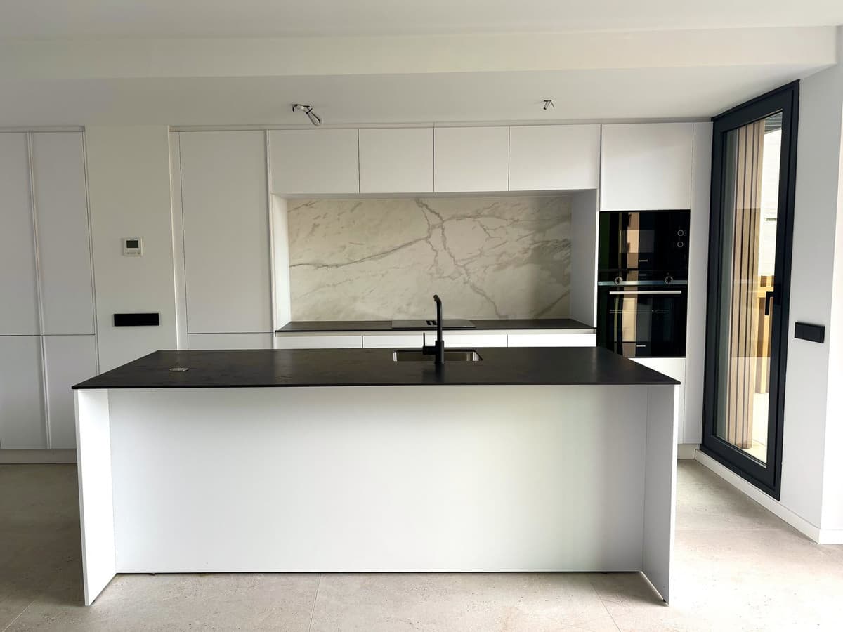 Middle Floor Apartment in Marbella — photo 7 of 10