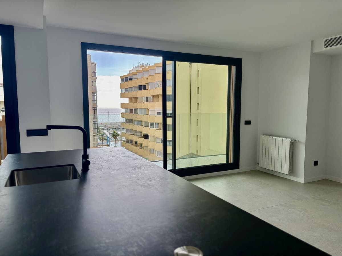 Middle Floor Apartment in Marbella — photo 10 of 10