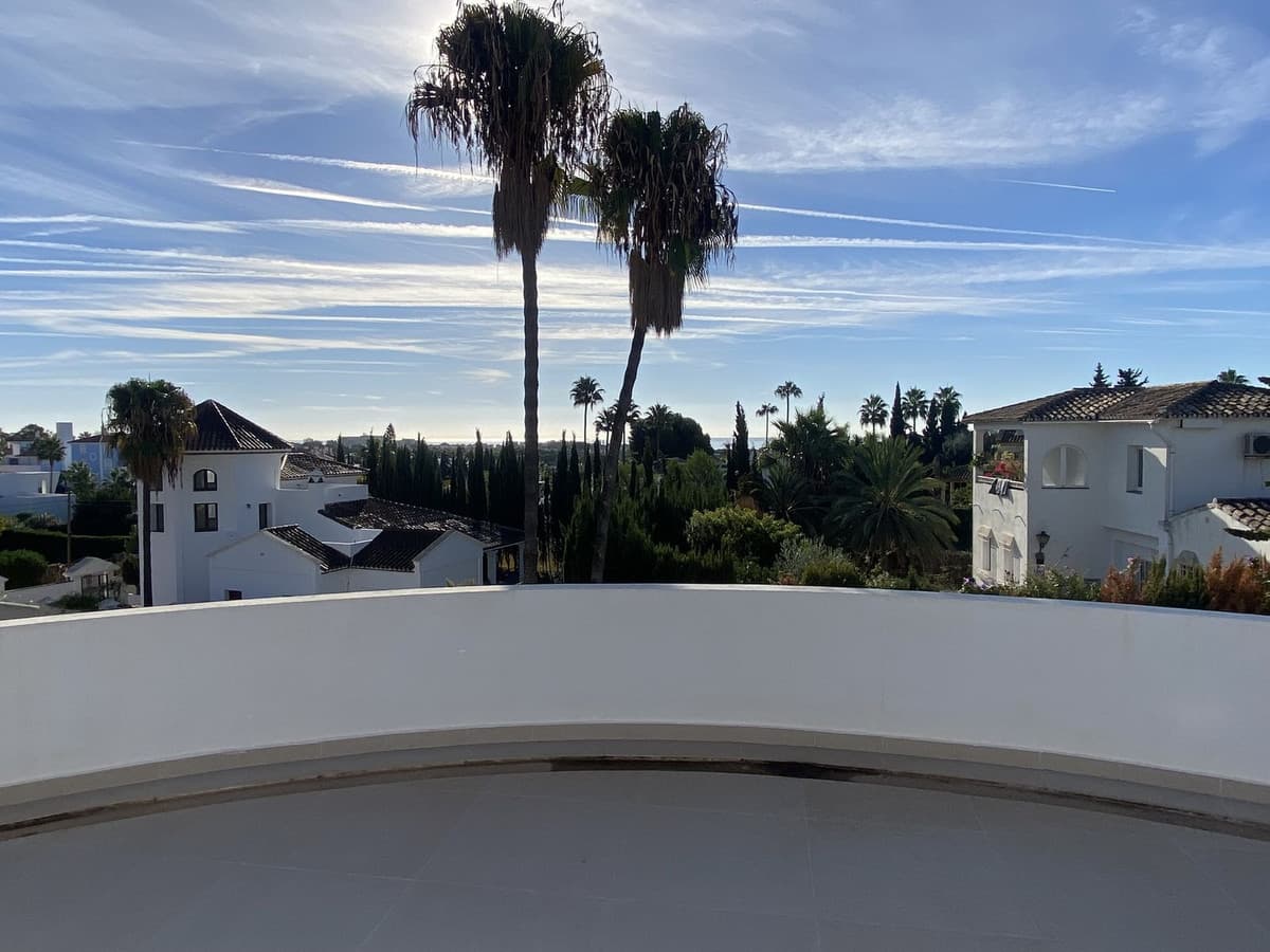Detached Villa in El Paraiso — photo 9 of 10