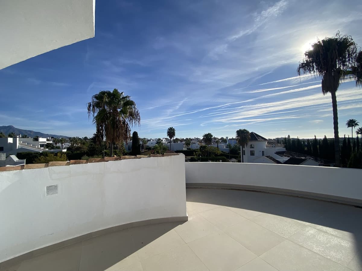 Detached Villa in El Paraiso — photo 10 of 10