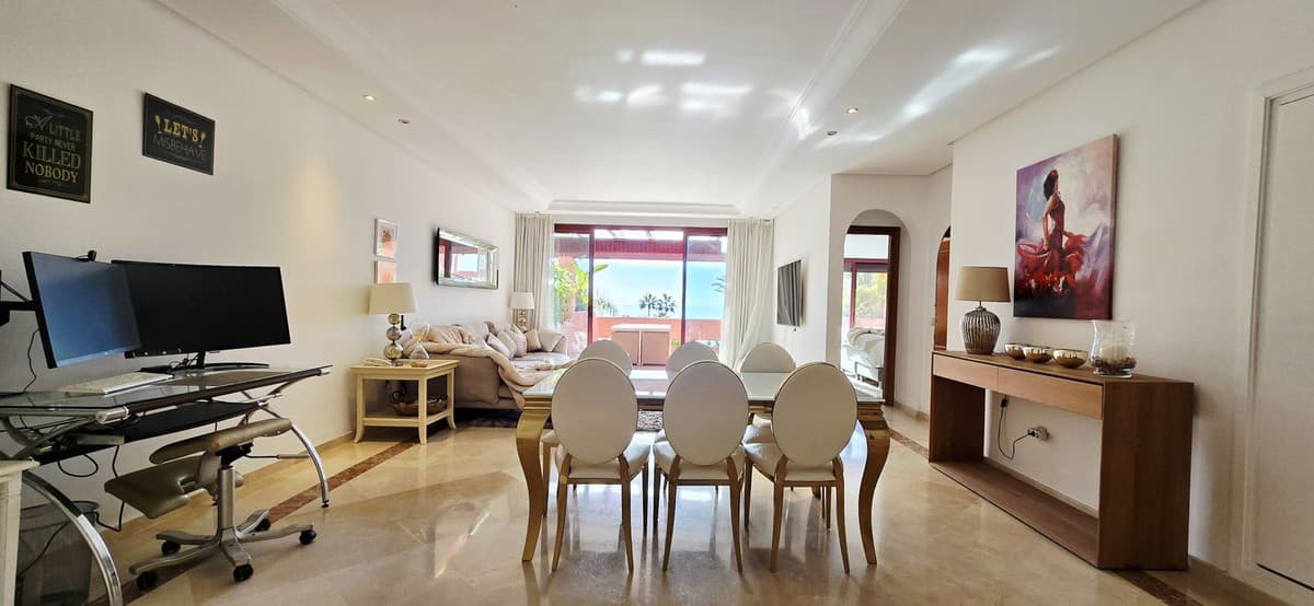 Middle Floor Apartment in Estepona — photo 8 of 10