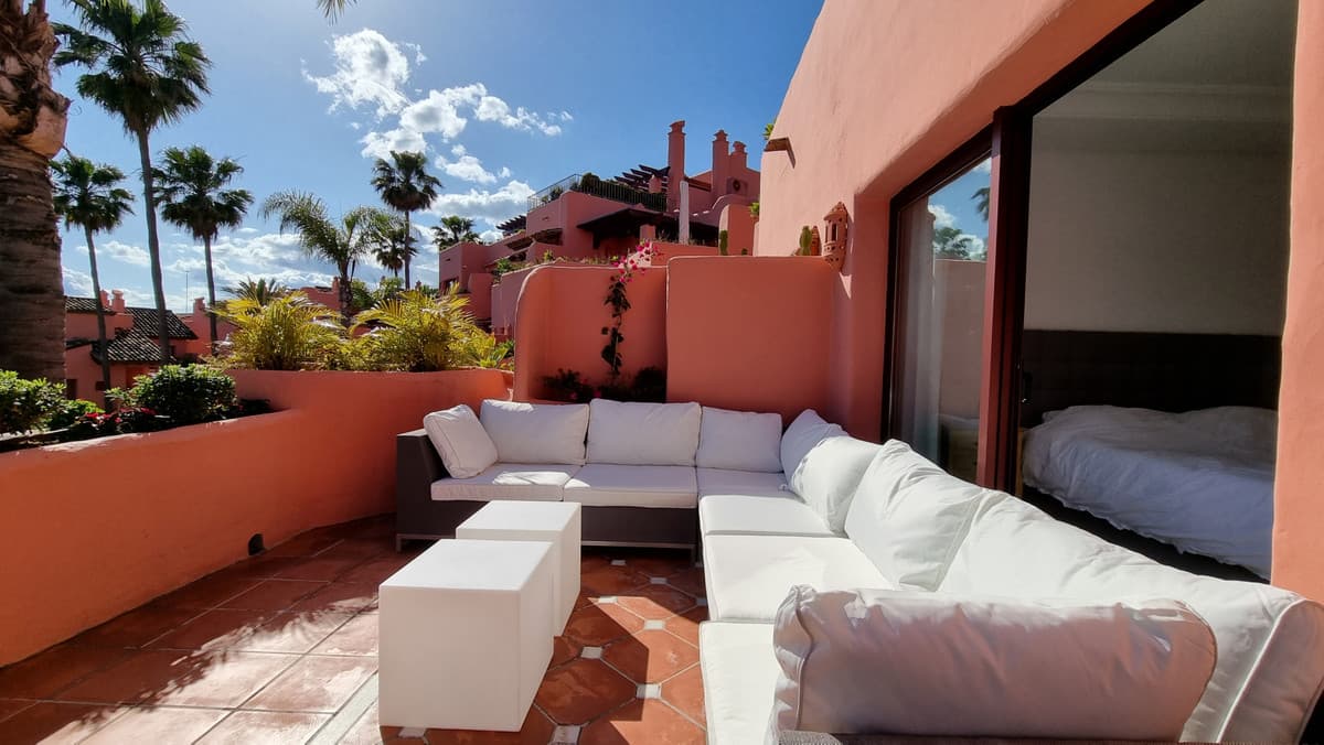 Middle Floor Apartment in Estepona — photo 9 of 10