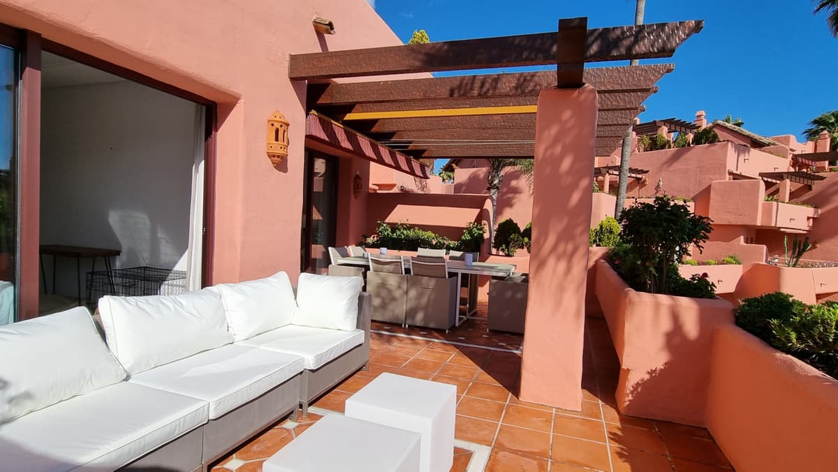 Middle Floor Apartment in Estepona — photo 10 of 10