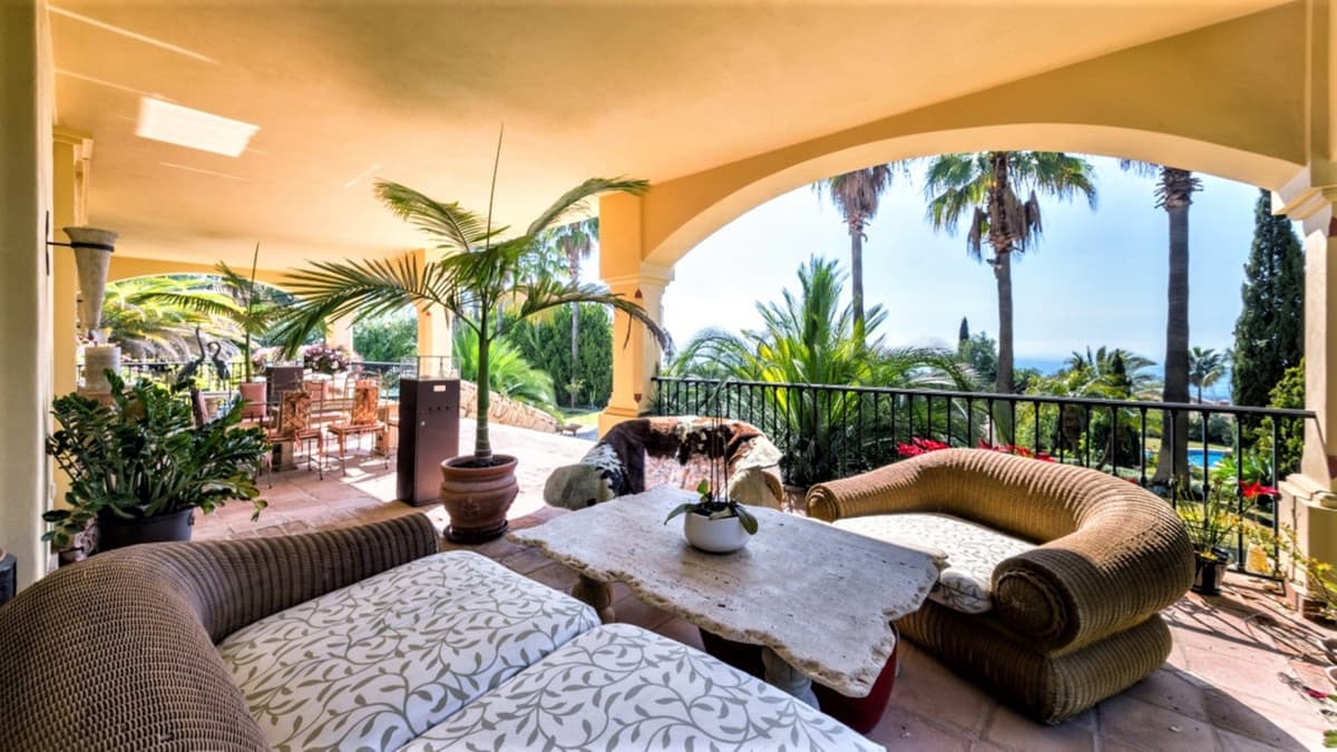 Detached Villa in Sierra Blanca — photo 3 of 10