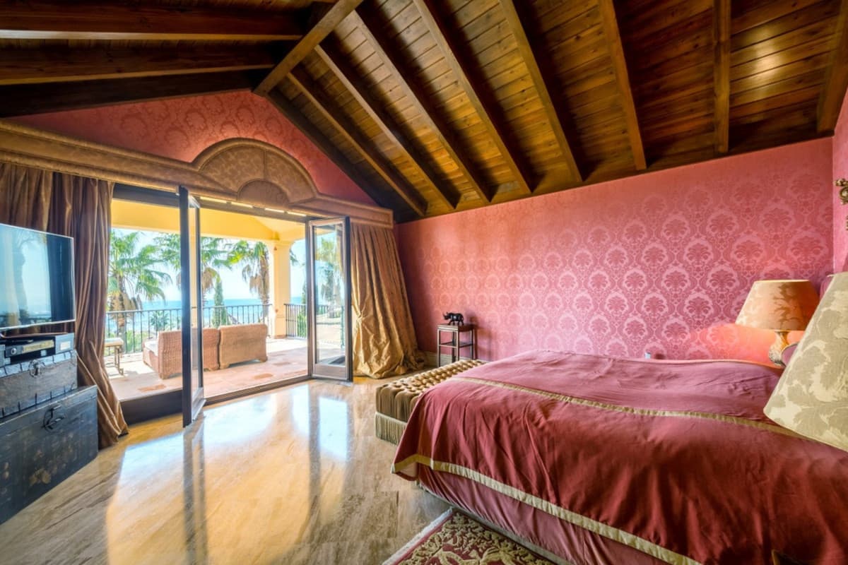Detached Villa in Sierra Blanca — photo 6 of 10