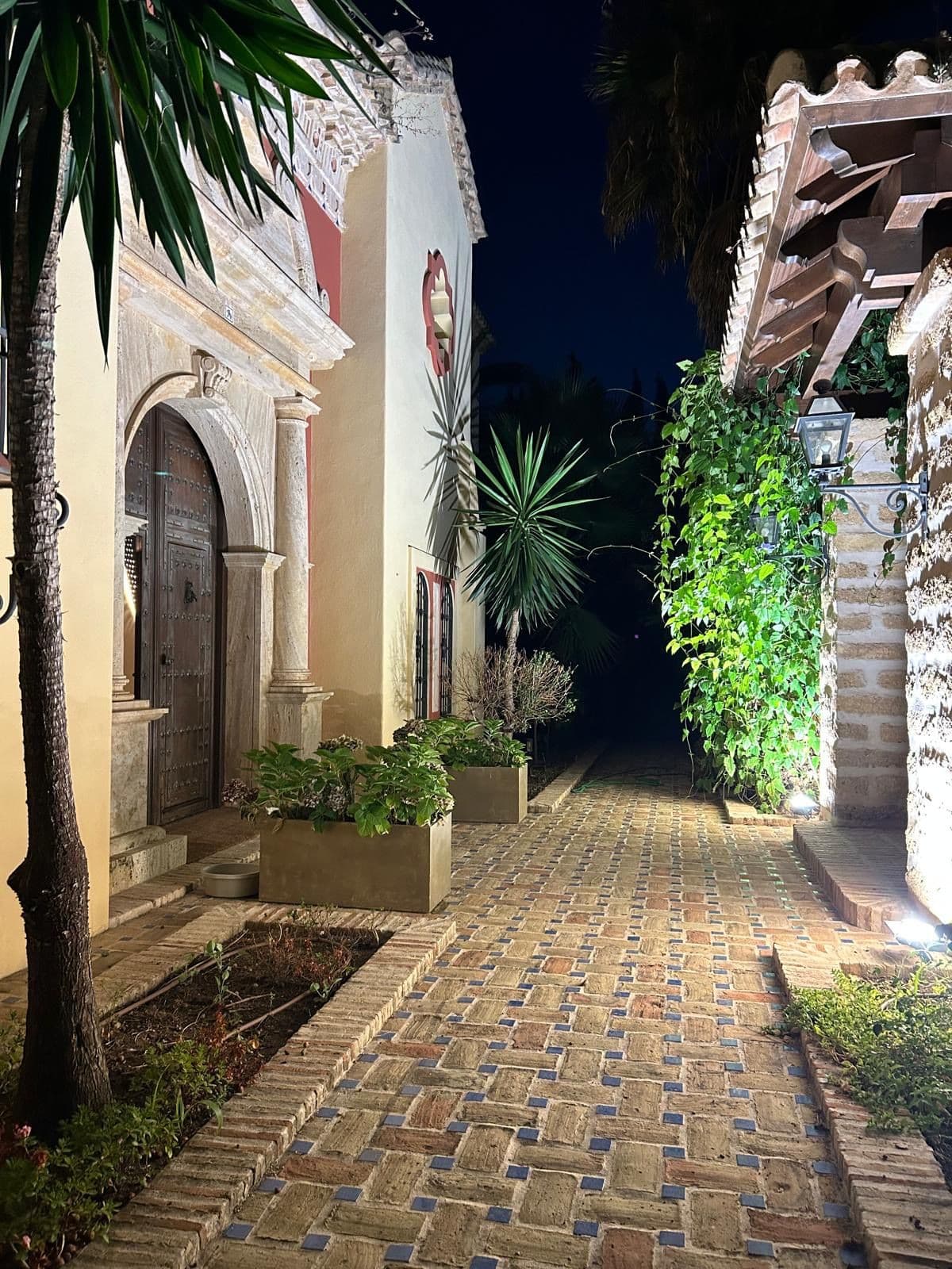 Detached Villa in Sierra Blanca — photo 8 of 10