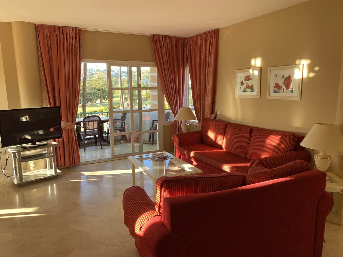 Middle Floor Apartment in Mijas — photo 4 of 10