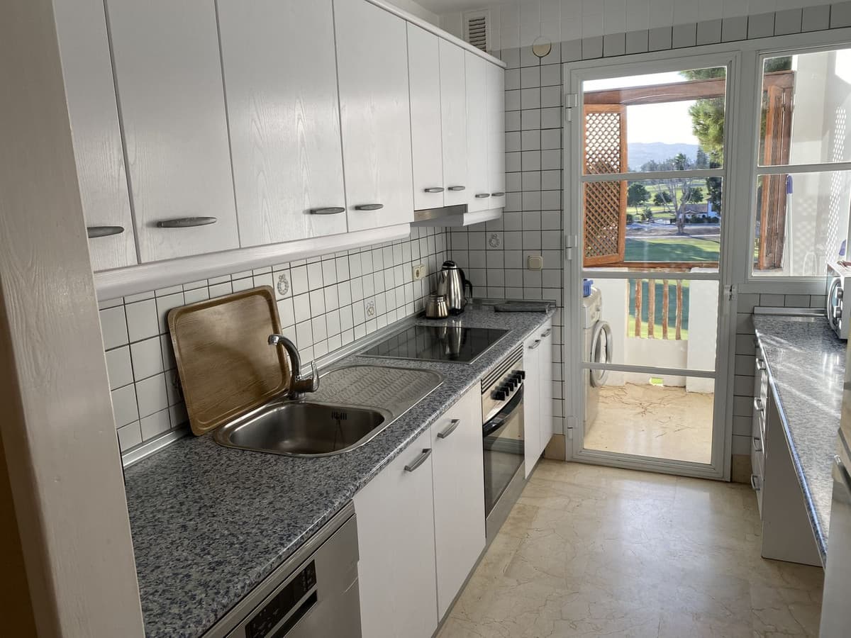 Middle Floor Apartment in Mijas — photo 7 of 10