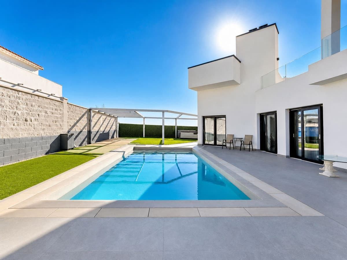Detached Villa in Estepona — photo 2 of 10