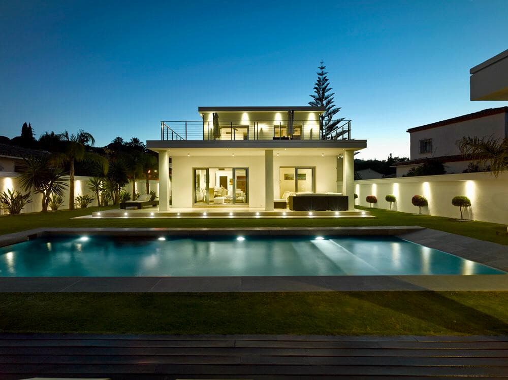 Detached Villa in Nueva Andalucía — photo 2 of 10