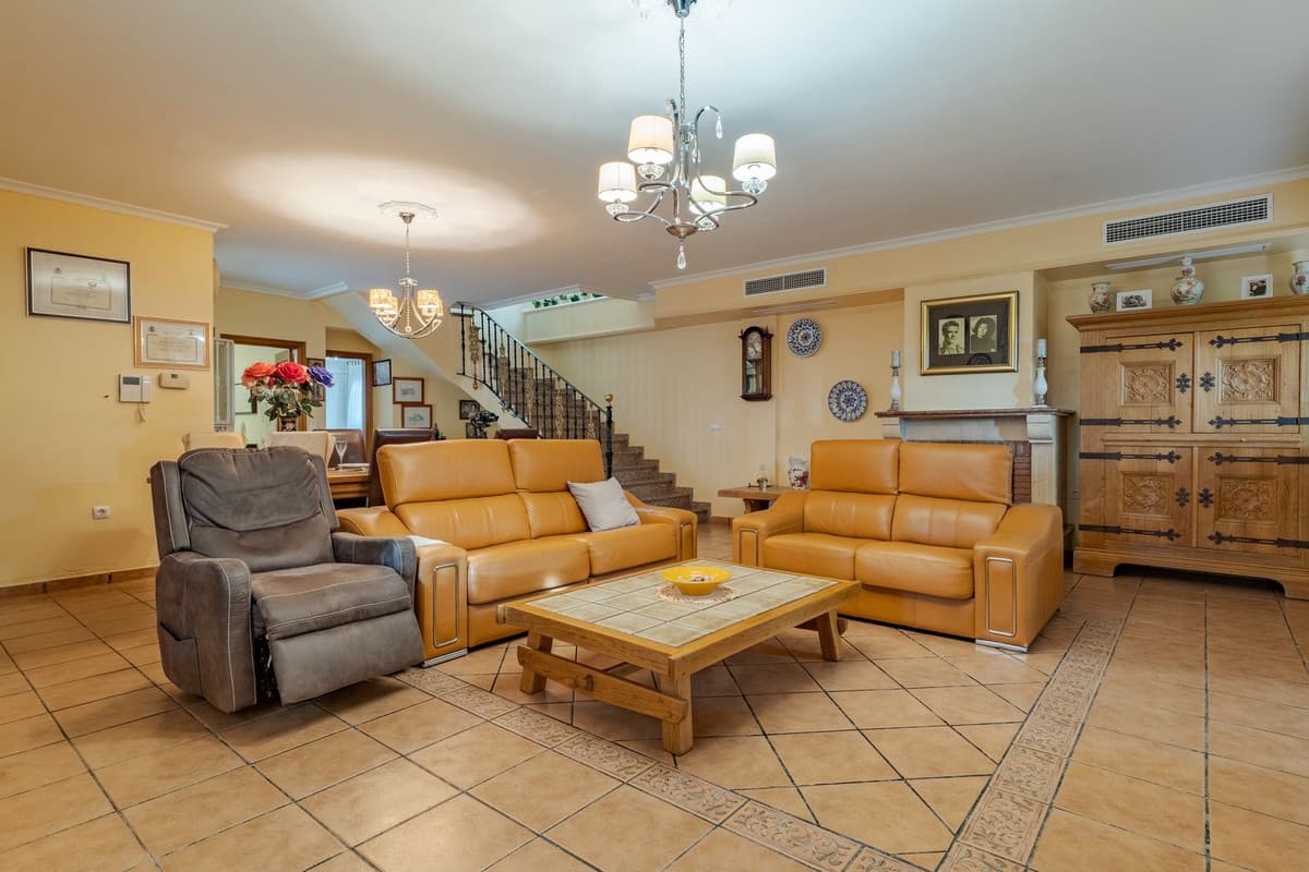 Detached Villa in Alhaurín el Grande — photo 7 of 10