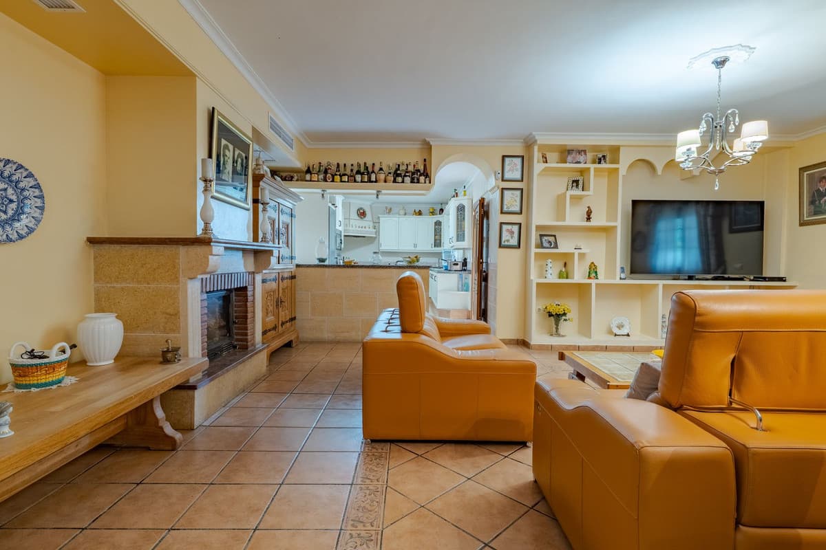 Detached Villa in Alhaurín el Grande — photo 9 of 10