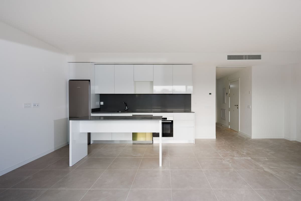 Middle Floor Apartment in Cancelada — photo 9 of 10