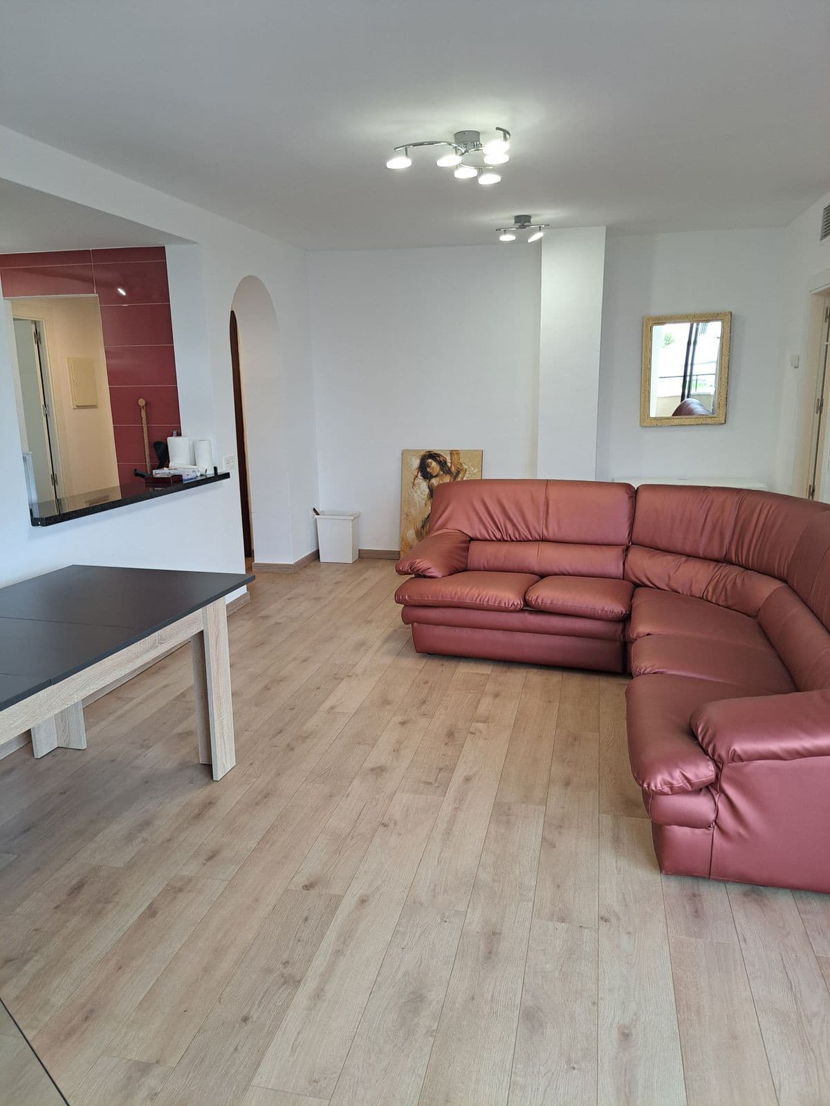 Middle Floor Apartment in Estepona — photo 4 of 10