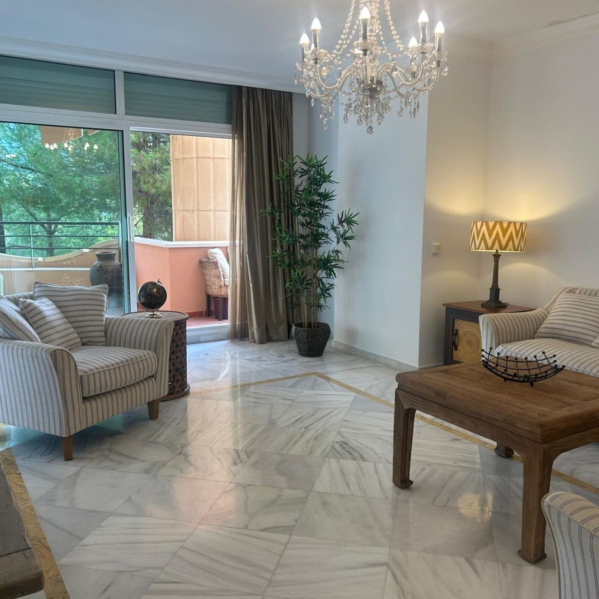 Middle Floor Apartment in Marbella — photo 4 of 10