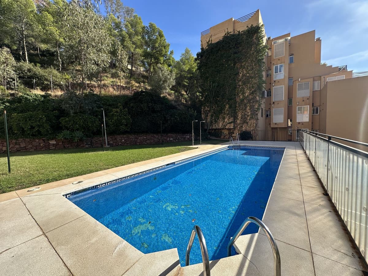 Middle Floor Apartment in Málaga Este — photo 3 of 10