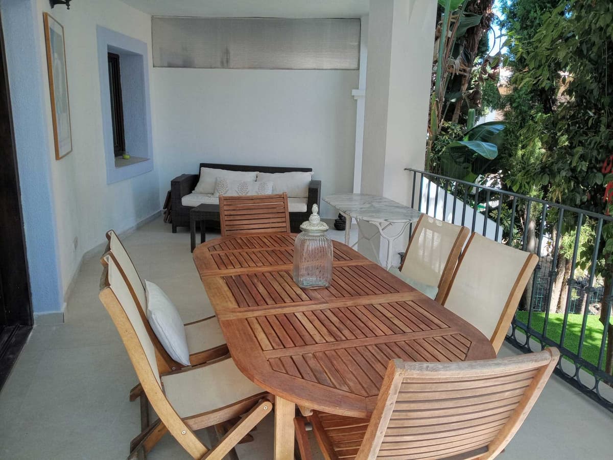 Townhouse in El Paraiso — photo 4 of 10