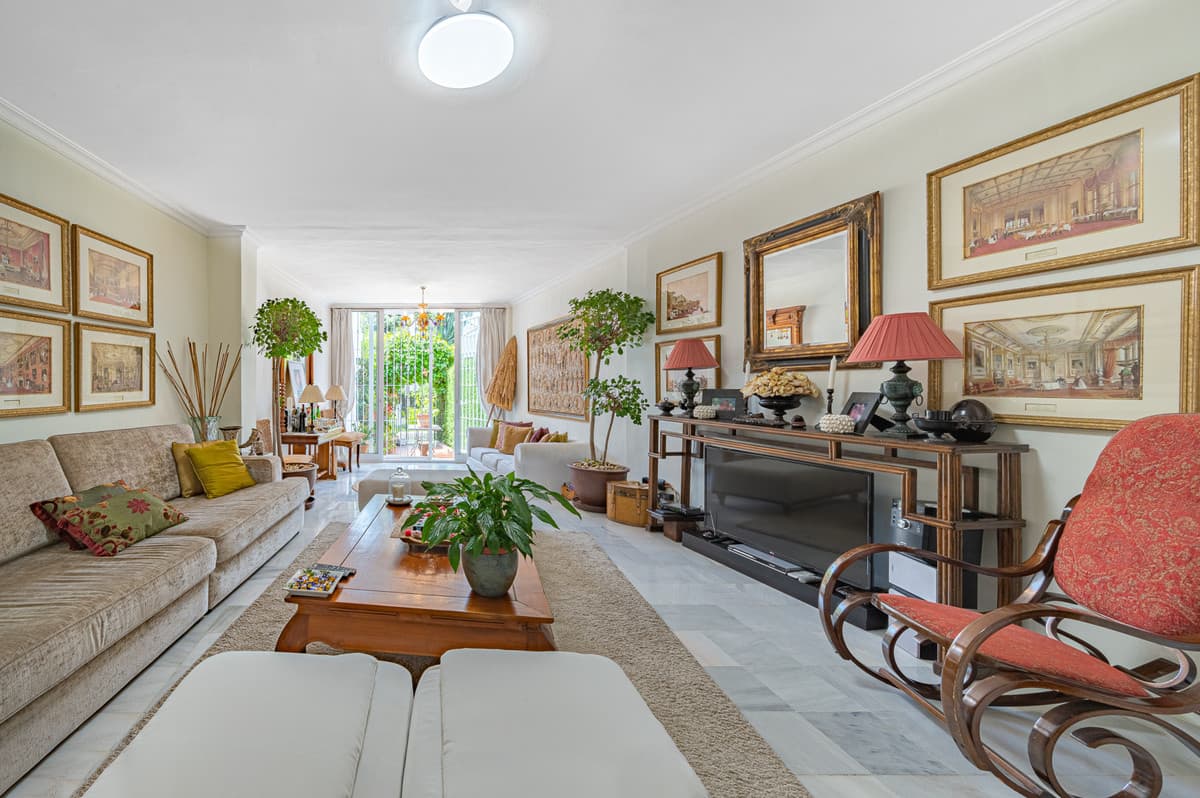 Townhouse in The Golden Mile — photo 10 of 10