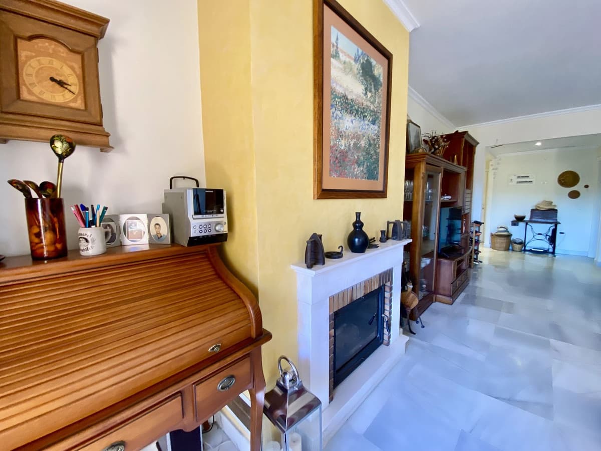 Middle Floor Apartment in Hacienda del Sol — photo 5 of 10