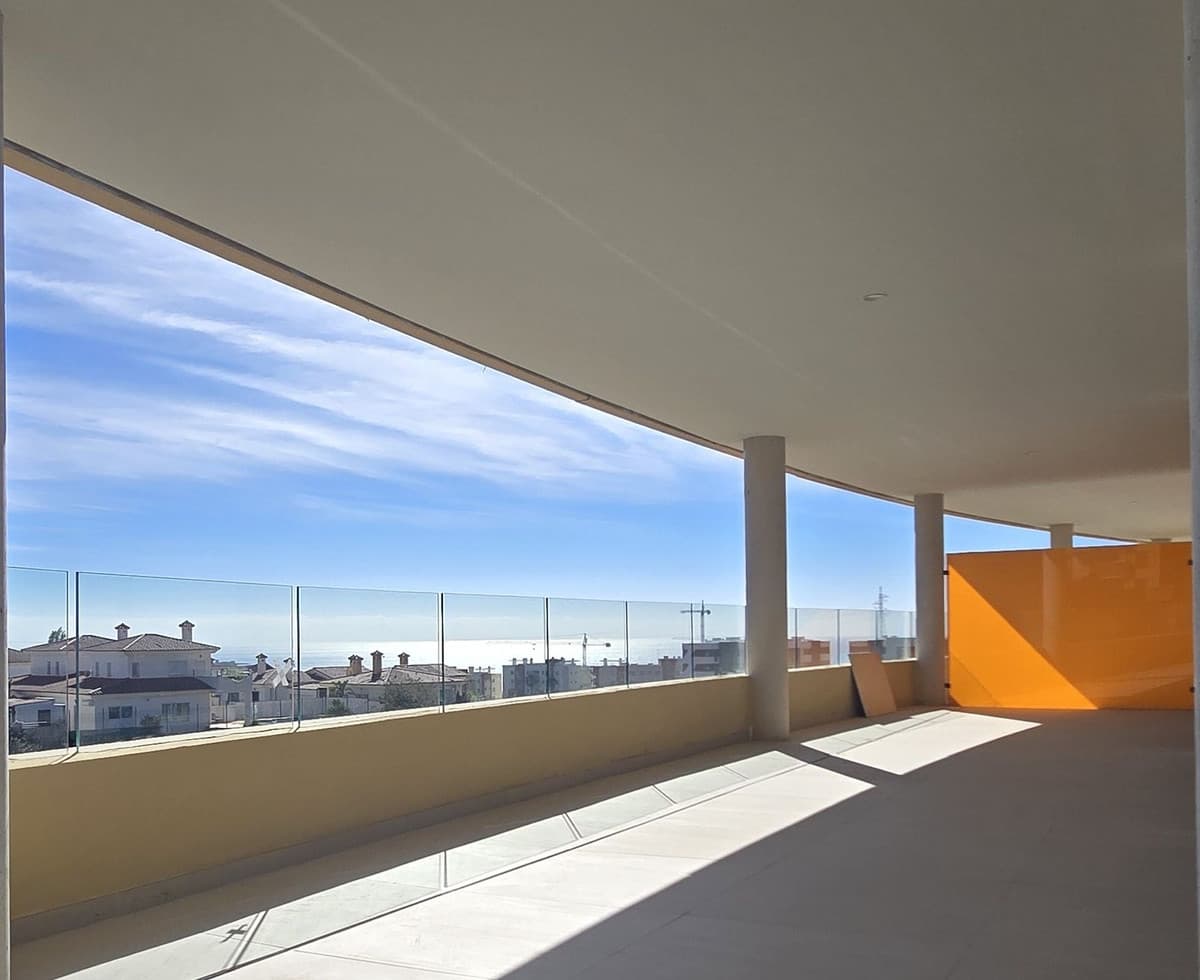 Middle Floor Apartment in Fuengirola — photo 1 of 10