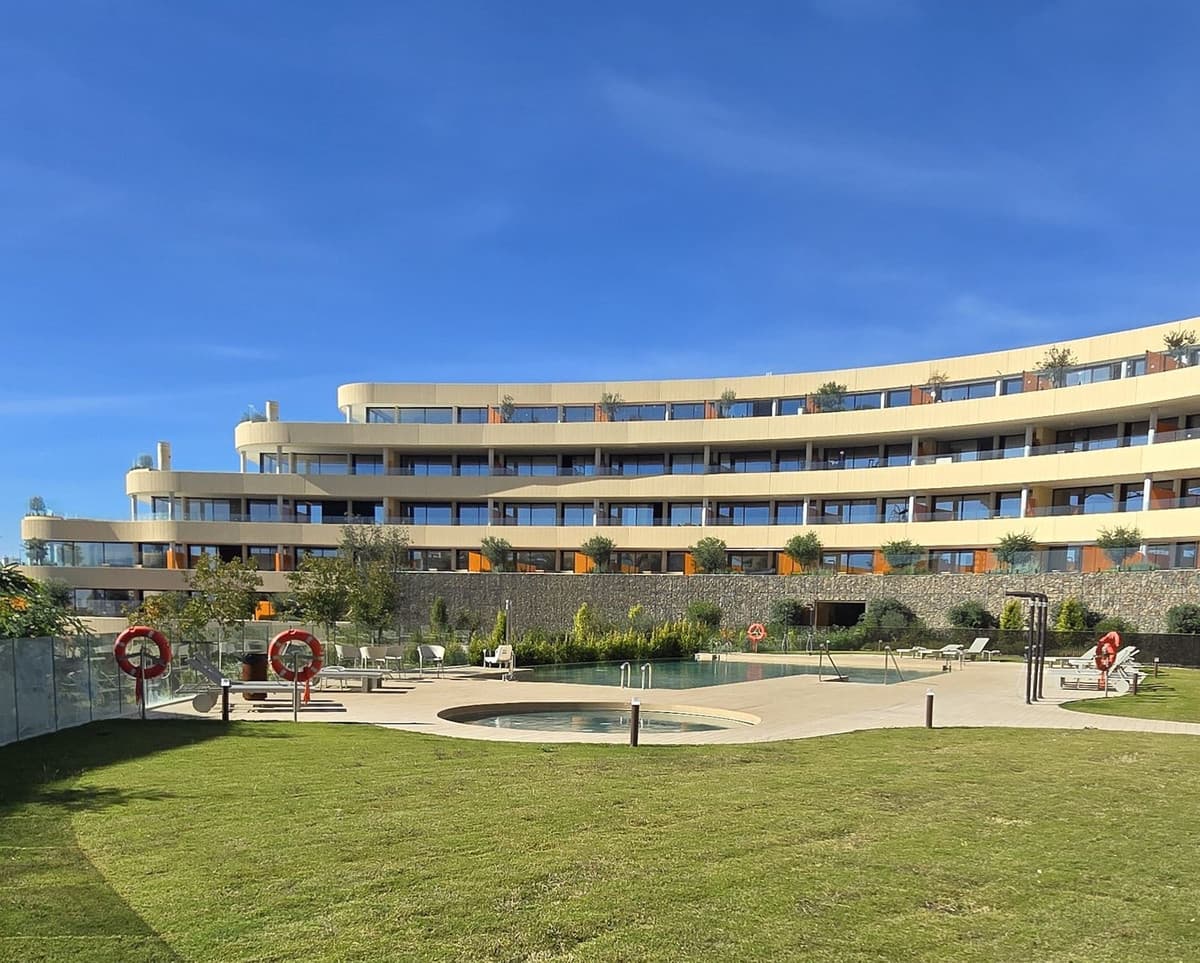 Middle Floor Apartment in Fuengirola — photo 3 of 10