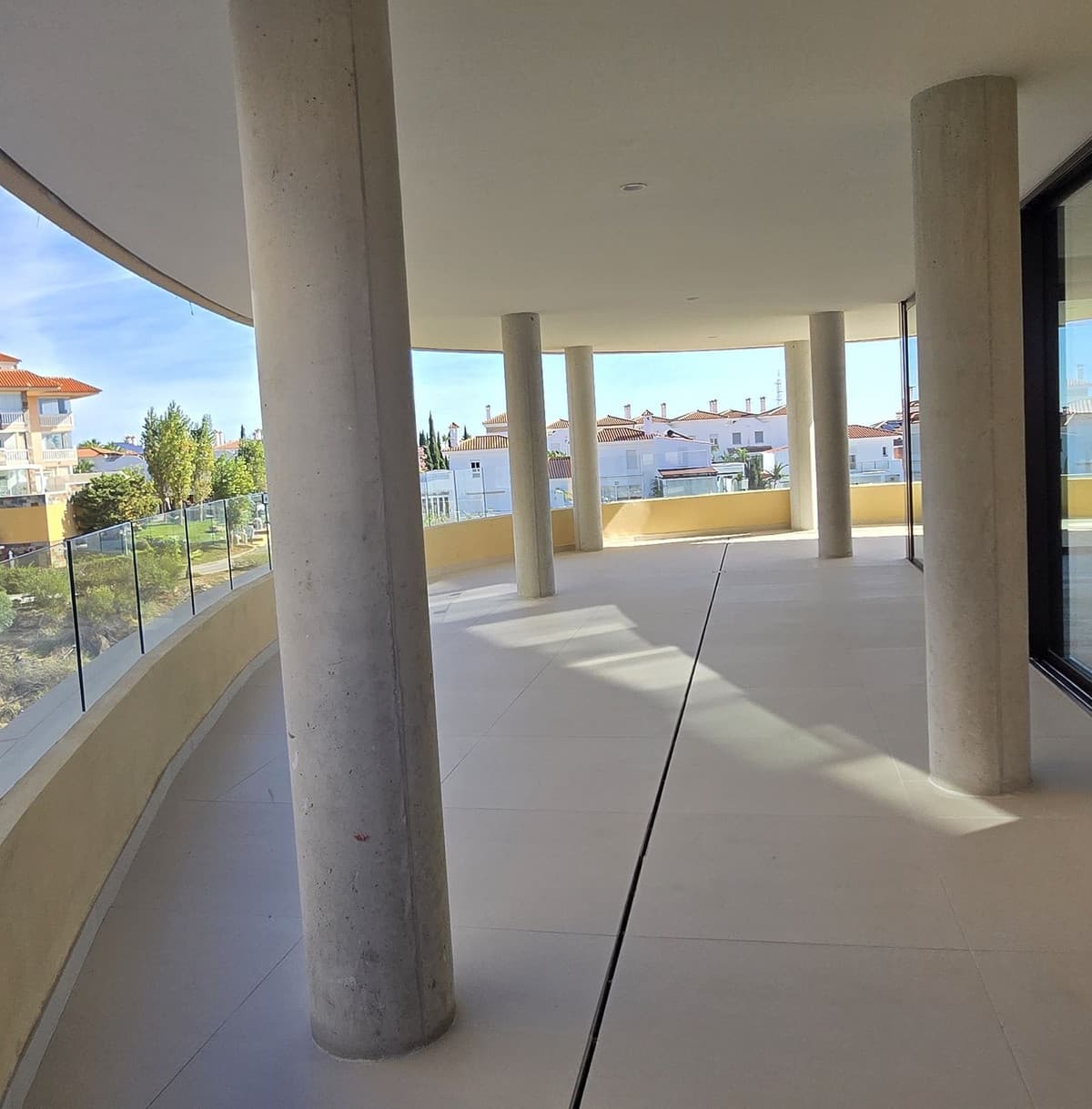 Middle Floor Apartment in Fuengirola — photo 6 of 10