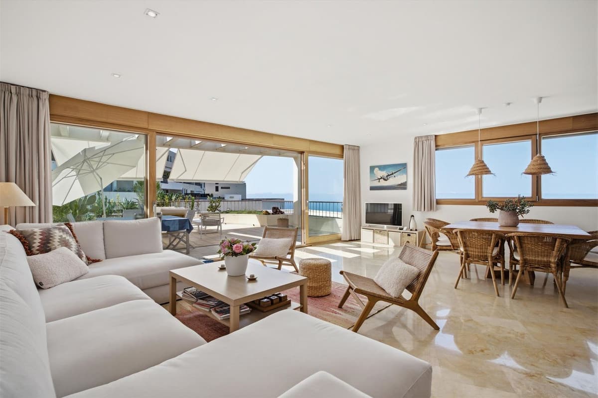 Penthouse Duplex in Altos de los Monteros — photo 3 of 10