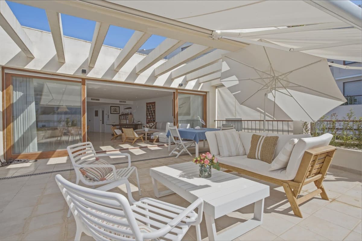 Penthouse Duplex in Altos de los Monteros — photo 5 of 10