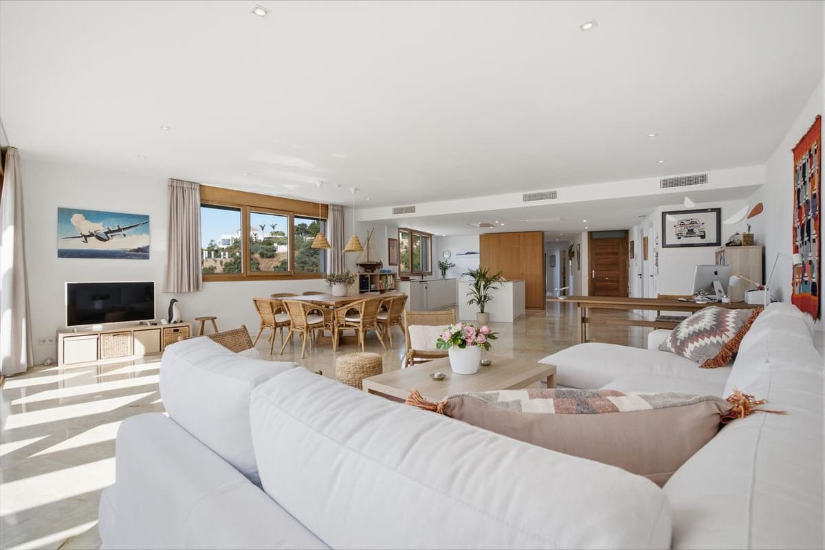 Penthouse Duplex in Altos de los Monteros — photo 6 of 10