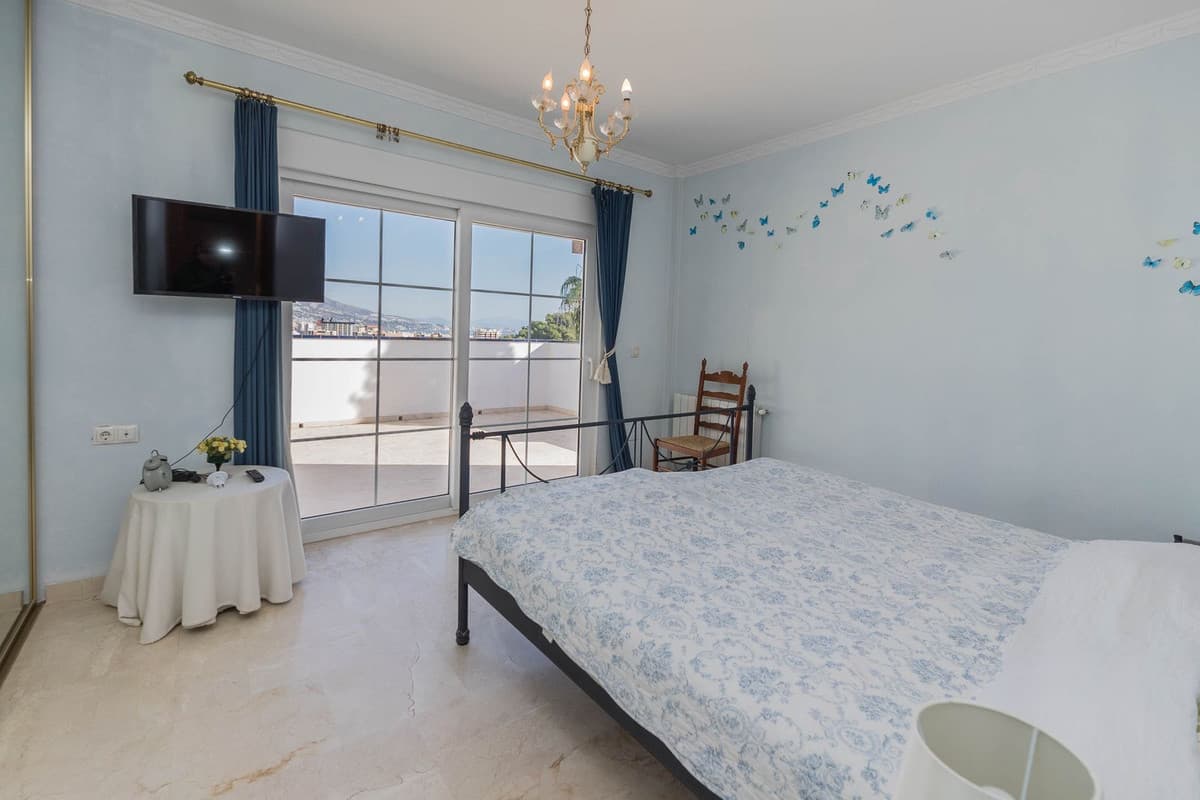 Detached Villa in Fuengirola — photo 4 of 10